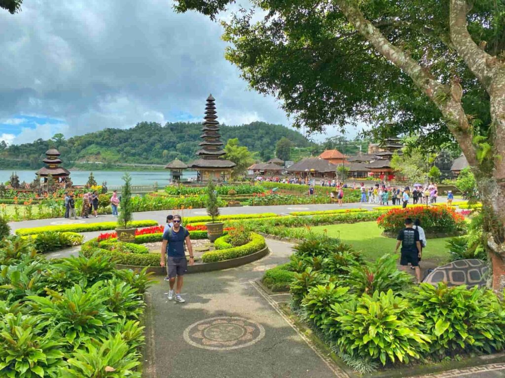 Tour Ulun Danu Beratan Temple