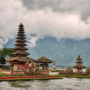 ulun danu beratan temple lovina tour